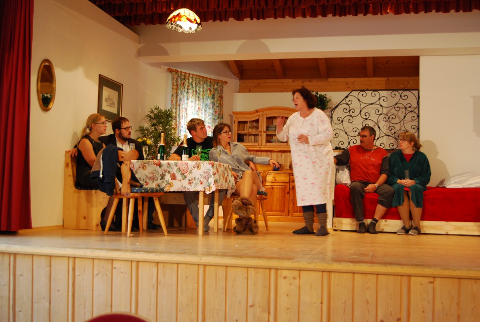 Auf gute Nachbarschaft (2016)